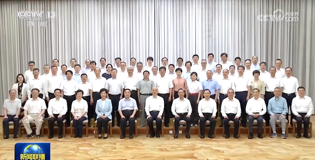 优发国际u8总裁伍锐参加北戴河专家暑期活动，并受到中共中央政治局常委蔡奇接见
